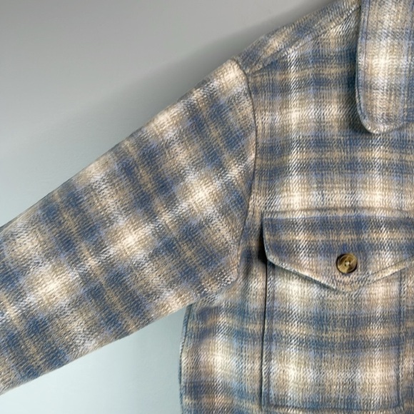 American Eagle Plaid Shacket Jacket Powder Blue Grey White Button Up Pockets M - Picture 8 of 14